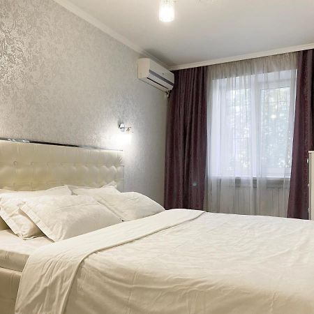 Beautiful 1-Bedroom Near Most City Center Dnipro Eksteriør billede