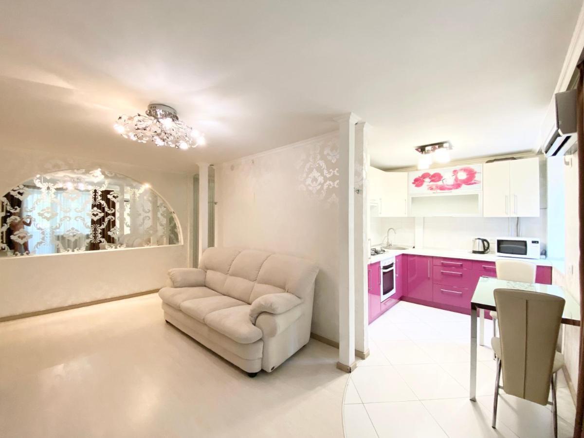 Beautiful 1-Bedroom Near Most City Center Dnipro Eksteriør billede
