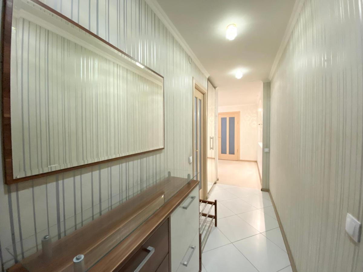 Beautiful 1-Bedroom Near Most City Center Dnipro Eksteriør billede